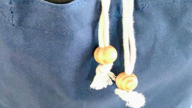 【カルディオリジナル　台湾　好吃！バッグ】巾着の紐もしっかりしています。