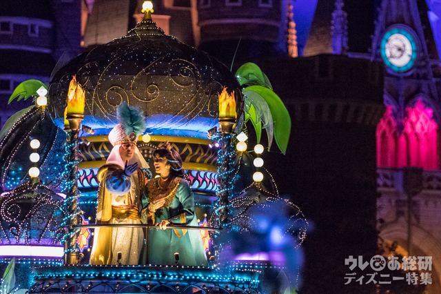 クリスマスバージョン「東京ディズニーランド・エレクトリカルパレード・ドリームライツ」（2016年）｜東京ディズニーランド「クリスマス・ファンタジー」