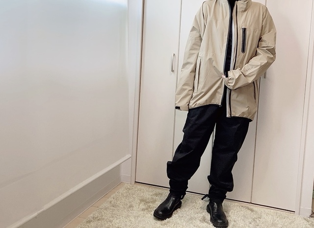 【ワークマン INAREM(イナレム)レディースレインスーツ】スポーティーな見た目