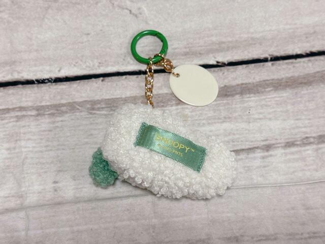 マスコットの背面にはロゴタグ付き！