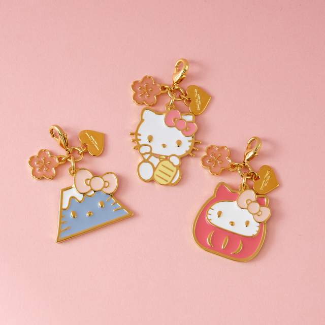 チャーム　各¥4,400