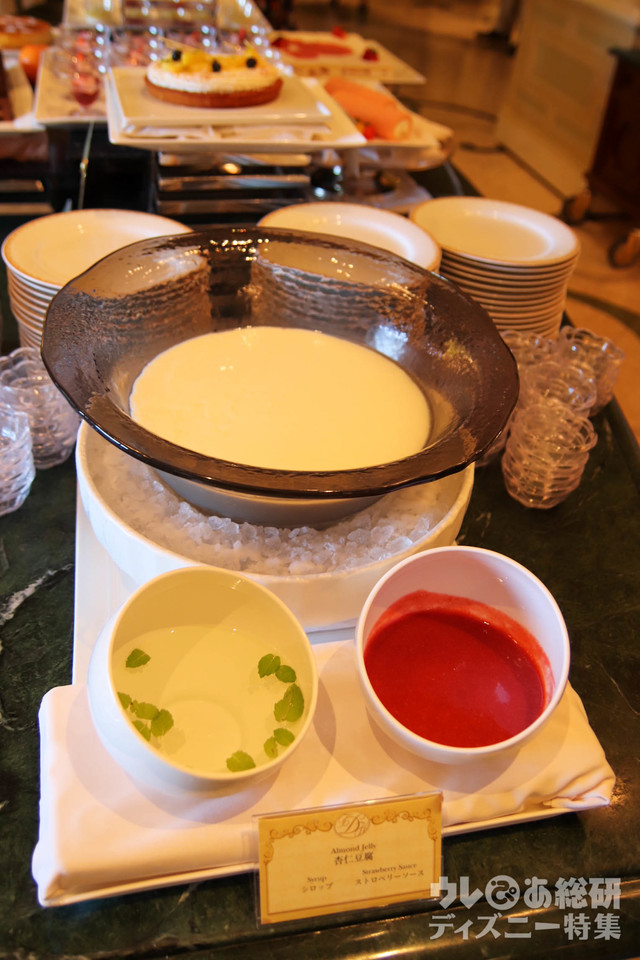 “ドナルドのホット・ジャングル・サマー”スペシャルメニュー|ブッフェレストラン「シャーウッドガーデン・レストラン」