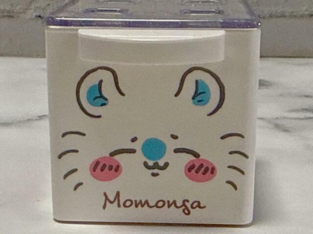 いつも眉がキリッと上がっていますが、珍しく垂れ眉のモモンガ。穏やかな笑顔もかわいいです！