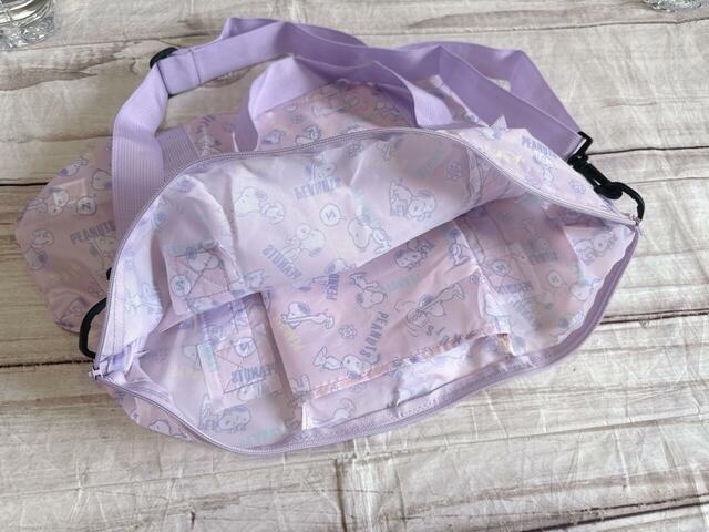 内側には吊りポケットが1つついています