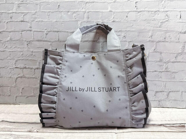 サイドと口のスナップボタンを留めるとこんな感じに♪