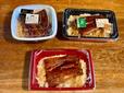 【すき家の「うな丼」(右上)、ガストの「うなぎ弁当」(下)、吉野家の「鰻重一枚盛」(左上)】食べ比べて正直レビューします!