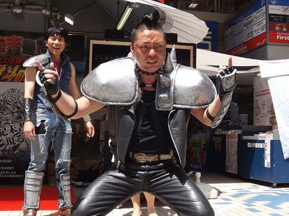 ケンシロウ新宿に降臨 バトル ネタ披露も 北斗の拳dvdコレクション 発売記念イベント密着レポ 1 2 ウレぴあ総研