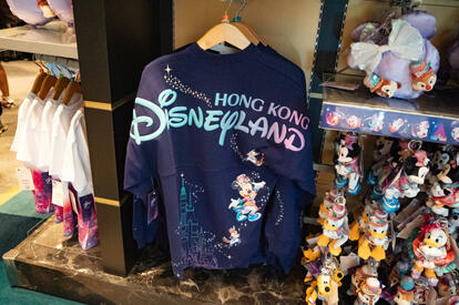 ディズニー20周年グッズ」がこんなに充実！激かわ“肩乗せぬい
