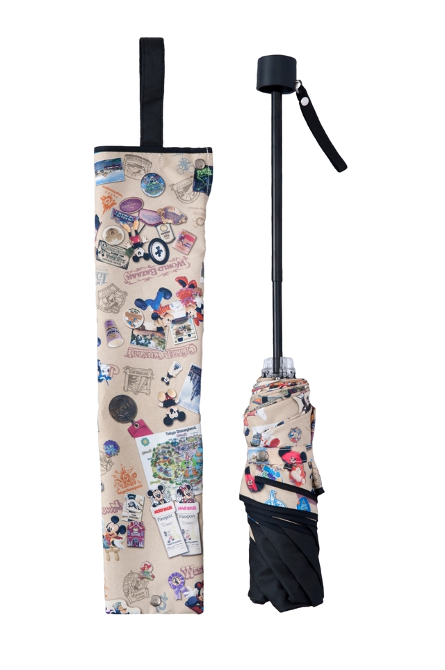 晴雨兼用傘（折りたたみ） 5,500円｜親骨の長さ約55cm、（収納袋/たたんだ状態）長さ約24×幅約11cm、（収納袋/のばした状態）長さ約41.5×幅約11cm、収納袋付き（2段階の長さで使用できます）、遮光UVカット99%以上｜東京ディズニーリゾート35周年“Happiest Celebration! ”スペシャルグッズ