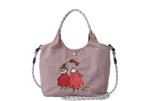 【moomin ムーミン リッチな刺繍の2wayバッグ】姿が見えなくなってしまった女の子「 ニンニ 」に、立ち向かうことの大切さを伝える「リトルミイ」。