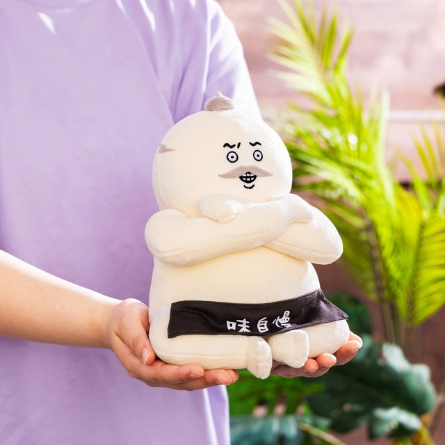 【ちいかわ新商品『映画ちいかわ 人魚の島のひみつ』】どっしりおすわり島二郎ぬいぐるみ 3,190円