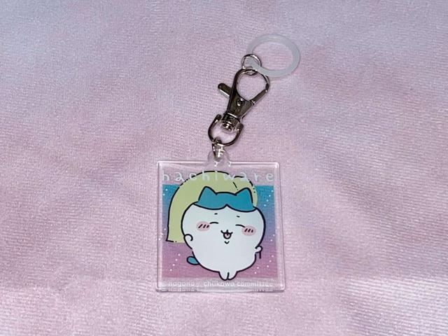 【キャンドゥ】傘がわりの葉っぱをさしているハチワレがかわいい！