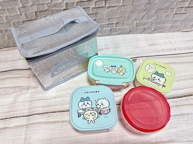 小さめのお弁当箱やタッパーも4つほど入るサイズ感