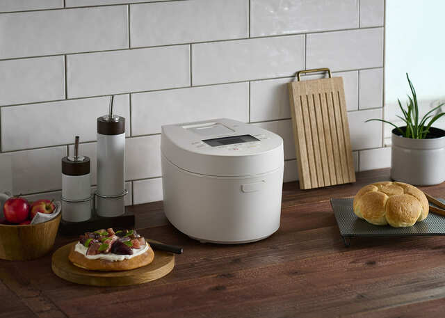 【アイリスオーヤマ・炊飯器】「IHジャー炊飯器（RC-IL30/RC-IL50）」シンプルながらスタイリッシュなデザイン