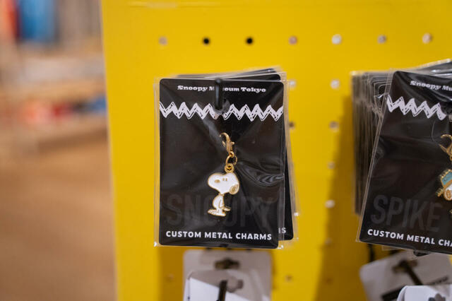 カスタムメタルチャーム 825円