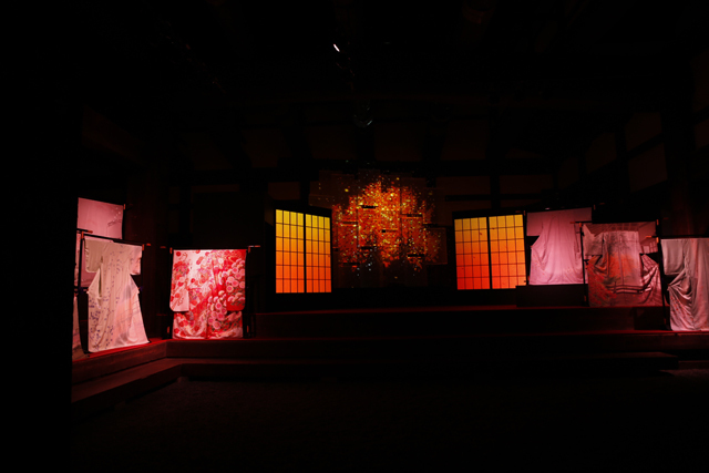 京都・元離宮二条城で開催の「アートアクアリウム城」