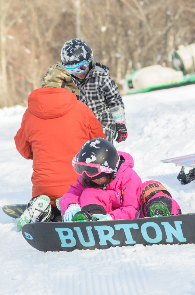 BURTONのキッズ専用スノーボードを使ってのレッスンも!｜JAPAN SNOWBOAD ACADEMY たんばら校