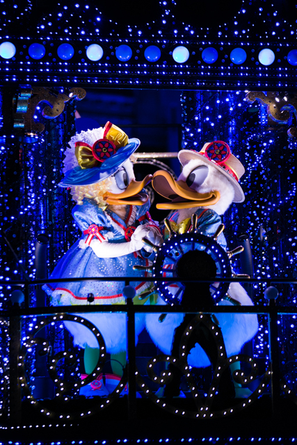 ショーボート（3）｜新「東京ディズニーランド・エレクトリカルパレード・ドリームライツ」（2015年7月リニューアル） 撮影 / YOSHI