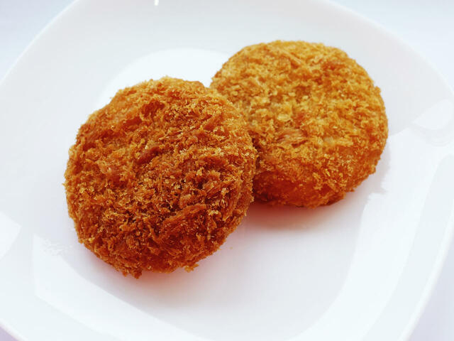 【角上魚類の「ご飯に合う魚＆惣菜」ランキング 10位】「カニクリームコロッケ」1個　220円（税込）