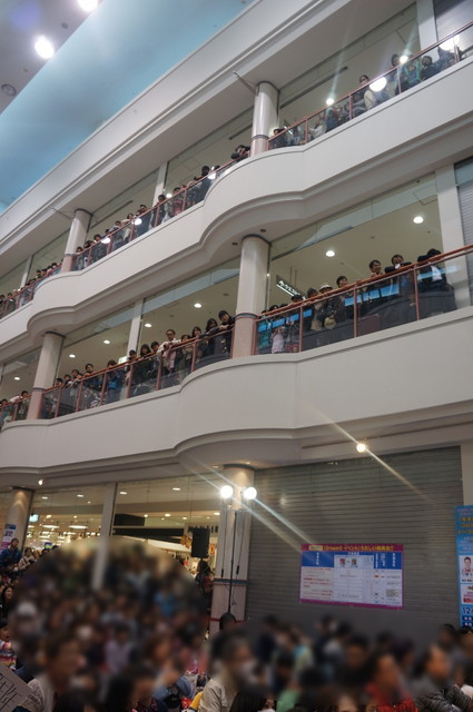 Dream5＋妖怪ウォッチをひと目見ようと、大勢の人が！