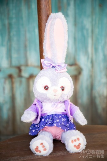 コスチュームセット 4,800円※ぬいぐるみ（S）は含まれません｜東京ディズニーシー「ダッフィーのハートウォーミング・デイズ」2018年