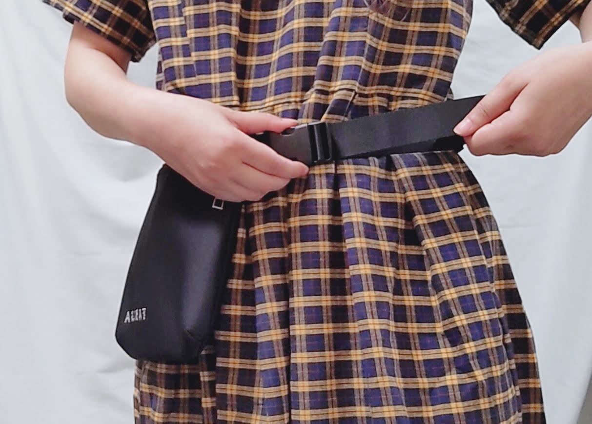 ストレスなく携帯を持ち歩ける！TABASAコラボの軽量「スマホポーチ」が