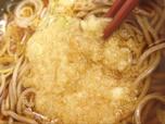 【よもだそば 朝定食】天かすって出汁を吸うと最高のトッピングとして立ち上がってきますよね