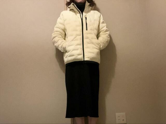 【ワークマン　エアロストレッチアルティメットフーデッドパーカー】タウンユースにも遜色のないワークマンのダウンは税込3990円