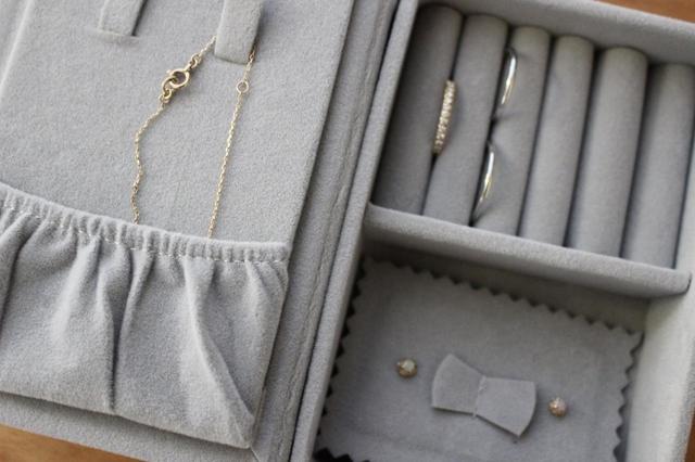 【ダイソー】ジュエリーボックス（ブック型）／200円