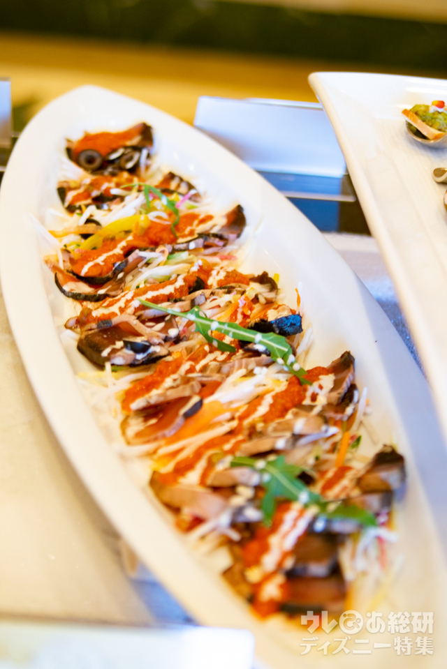 “ディズニー・イースター”ディナーブッフェ｜東京ディズニーランドホテル「シャーウッドガーデン・レストラン」