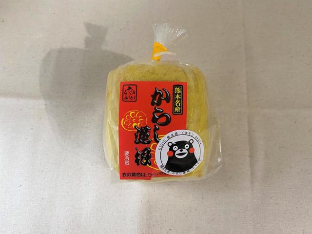 毎日揚げたてのからし蓮根を仕入れている