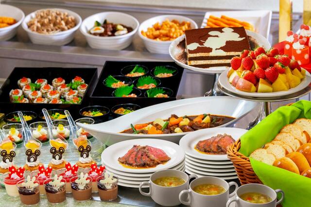 クリスタルパレス・レストランのブッフェ