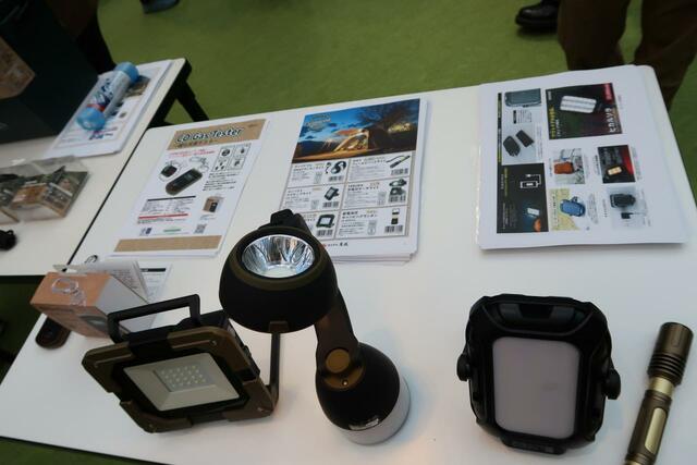 ヴァリアブル ランタンライト 乾電池式/980円などのライト類