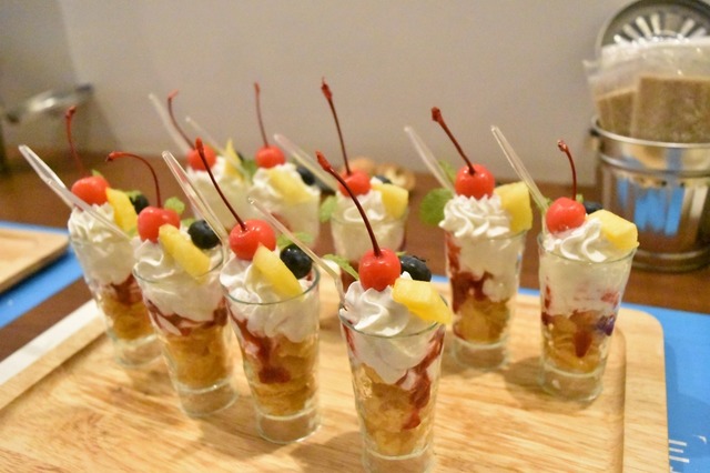 パフェも試食ができます