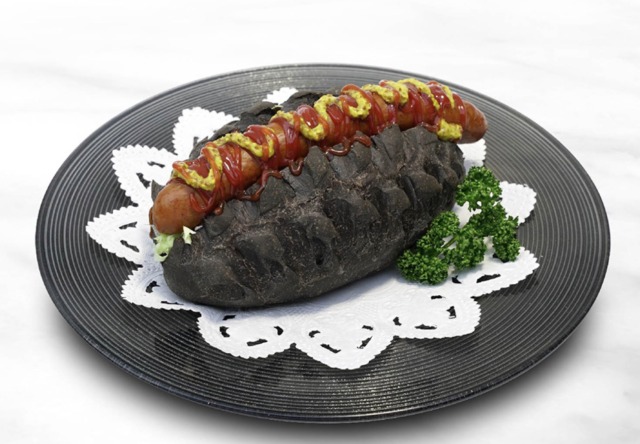 「ゴジラのホットドック」（130園）