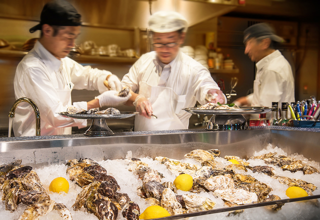 『新宿西口オイスターバー（SHINJUKU NISHIGUCHI OYSTER BAR）』