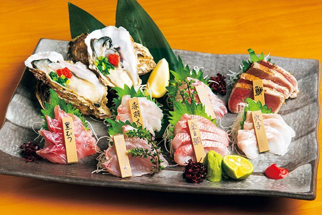 【魚】炭火焼・炉端焼がうまい店／【赤羽】海鮮炉端 赤羽魚友　お刺身7点盛 2138円