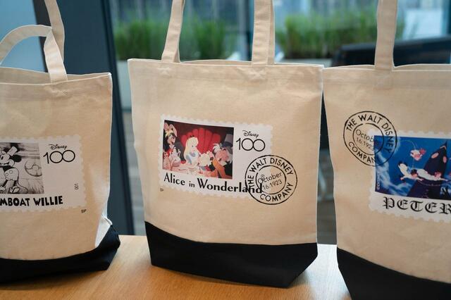 トートバッグ｜3,300円｜銀座 伊東屋「ディズニー100周年」グッズ
