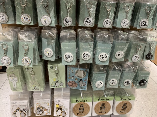 キーホルダーやバッジ