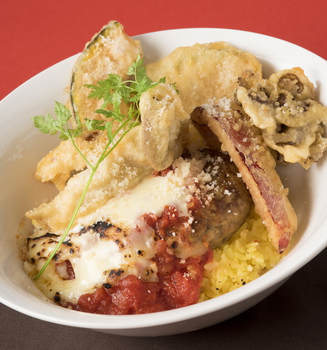 ■タントタント [3F] 秋野菜とハンバーグのイタリアン丼 1,285円（税込）