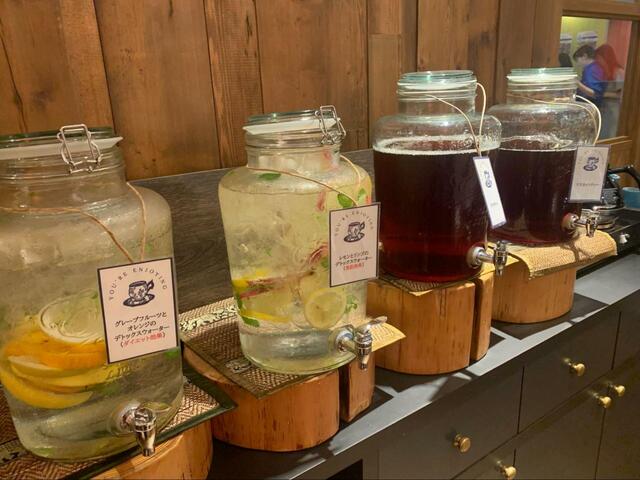 【タイ料理新宿ランブータン】デトックスウォーター、フレーバーティー、アールグレイティーも飲み放題