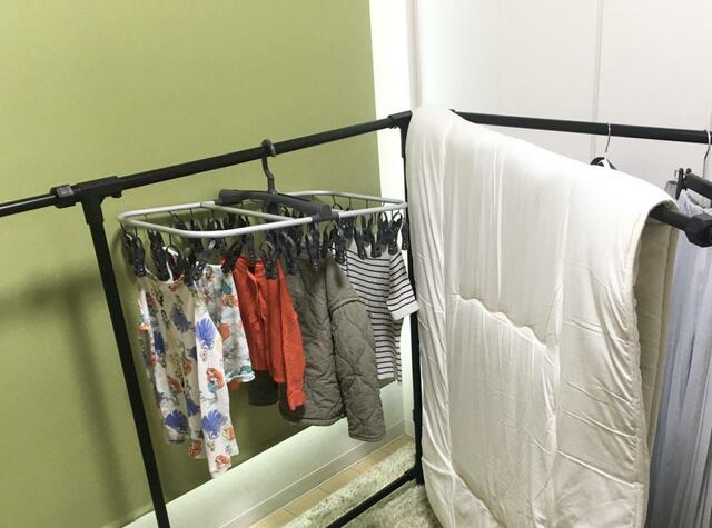 【カインズ アルミ折りたたみ伸縮式布団干し3枚】大容量で家族の洗濯物をたくさん干せます