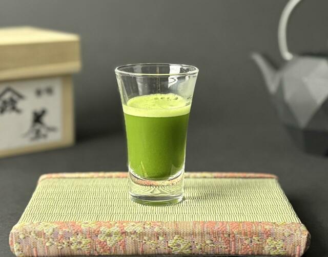 「抹茶ショット」<価格:500円(税込)>【抹茶好きさんは「ホテルニューオータニ大阪」に集まれ!“抹茶かけ放題”で愉しめる『スーパースイーツビュッフェ2025』開催中!】