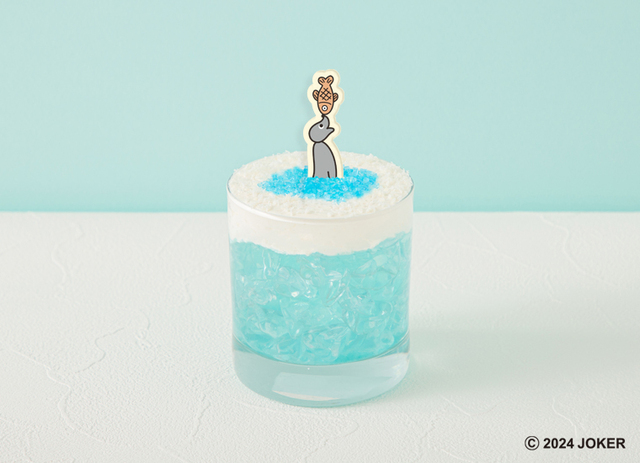 「ロビのおくりものドリンク」＜価格：990円（税込）＞【メニューもグッズも全部ピングー！見たことある“あの料理”も登場！「ピングーカフェ」東京ソラマチ（R）で開催中！】