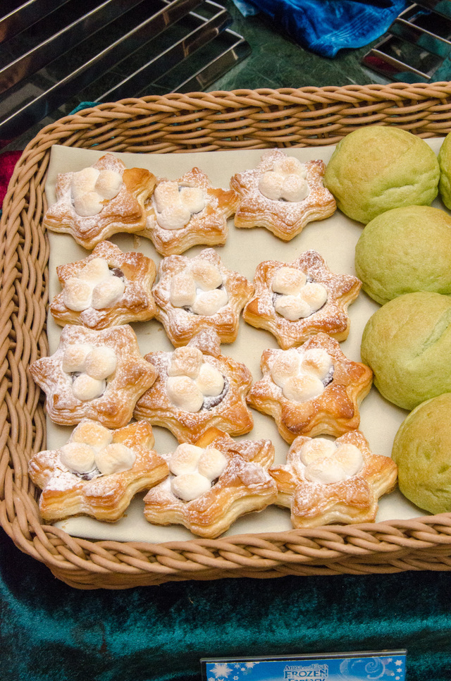 「シャーウッドガーデン・レストラン」ディナーブッフェ マシュマロデニッシュ｜東京ディズニーランドホテル 2016年「アナとエルサのフローズンファンタジー」