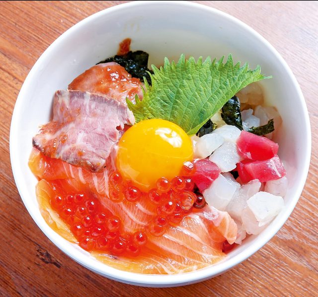 ビストロスタンドフジ　FUJI丼　899円