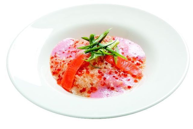 山盛いくらとサーモンの親子とろろ丼 