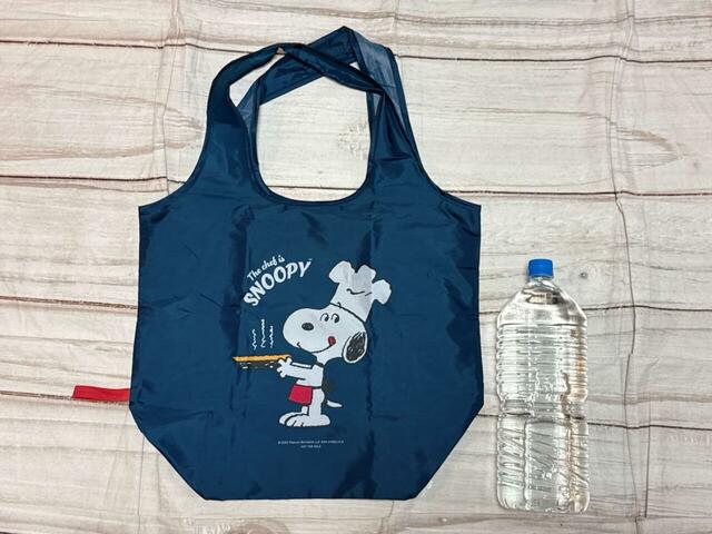 【レタスクラブ2025年12月増刊号付録 SNOOPY でかエコバッグ】2Lのペットボトルと比較。ビッグサイズ感が分かります!