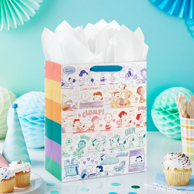 【PEANUTS】「Peanuts® 75周年 名場面集 ペーパーバッグ 紙袋 33cm」¥968