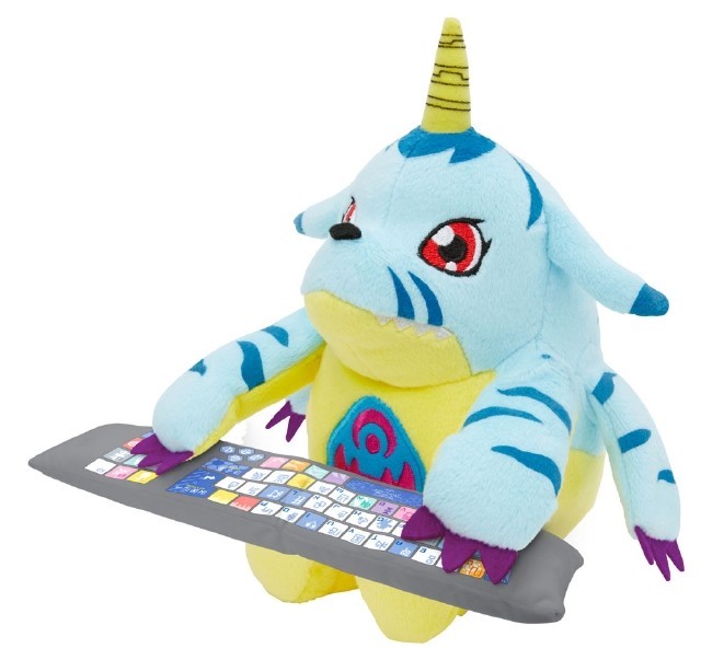 ひざの上でアナタをサポート！「デジモン」ぬいぐるみ型PCクッション